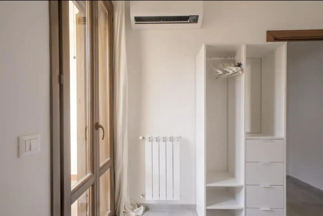 Eli'S Apartment Mondello Free Private Parking Ac And Wifi Palermo Italy